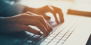 À Maiuscola Accentata: La Combinazione Dei Tasti Sul Pc 6 A Maiuscola Accentata