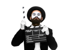 Dizione Nel Teatro E Nel Cinema: Perché È Fondamentale 3 Uomo Nell Immagine Mime Con Scheda Film 1