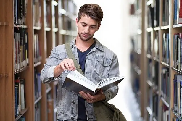 È Maiuscolo: L'Importanza Della Corretta Accentazione Nella Lingua Italiana 1 È Maiuscolo